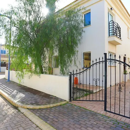 Iokasti Villa *