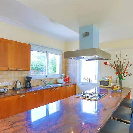 Iokasti Villa Paralimni