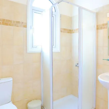Iokasti Villa Paralimni